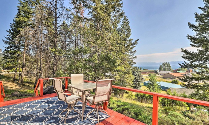 Lakeside House | Cozy Lakeside Home w/Lake & Mountain Views!