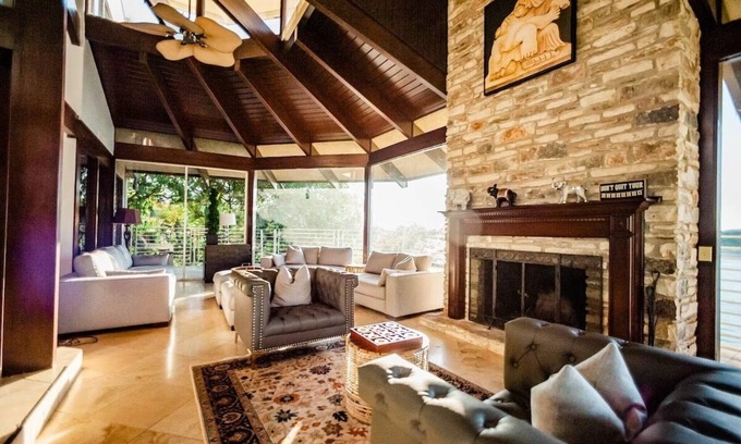 Lakeway House | Cozy Lakeway Paradise: Hot Tub, Fire Pit & Games