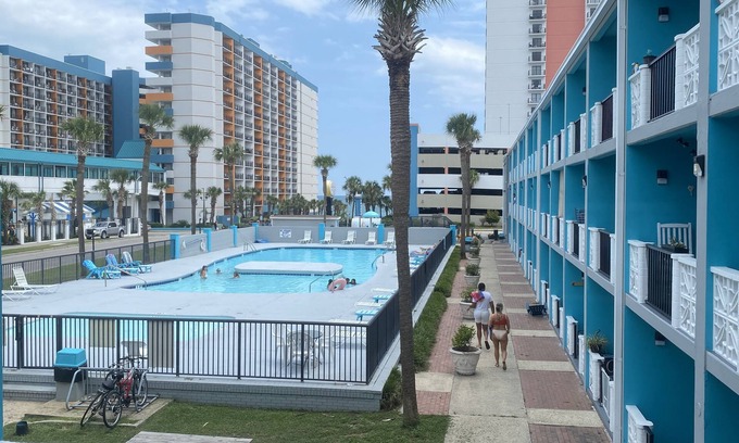 Myrtle Beach Condo | Cozy Little Condo Just A 2 Minute Walk From The Beach!