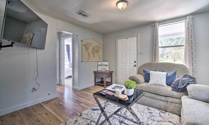 Livingston House | Cozy Livingston House w/Fenced Yard + Patio!