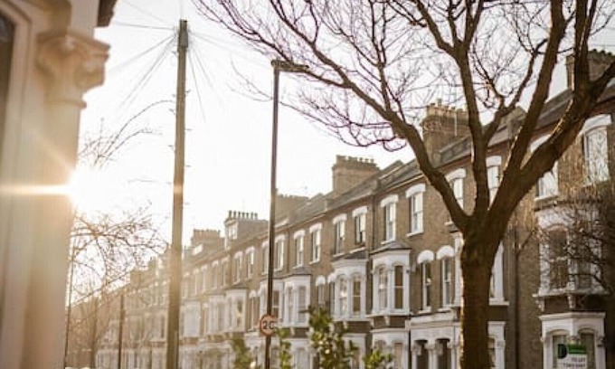 Hillrise Apartment | Cozy London Budget Studio w/Private Bathroom - Prime Value