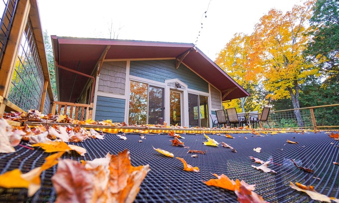 Lutsen House | Cozy Lutsen Cabin with Hot Tub, Deck Hammock & Projector
