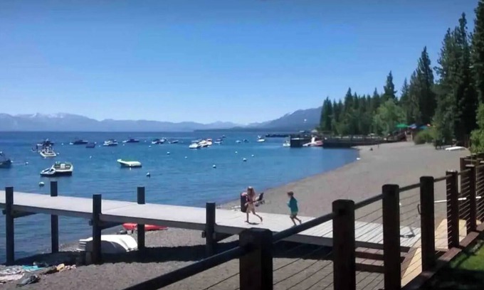 Tahoe City Ski Chalet | Cozy & Modern Cabin, Private HOA Beach, Hot Tub. Pet friendly!