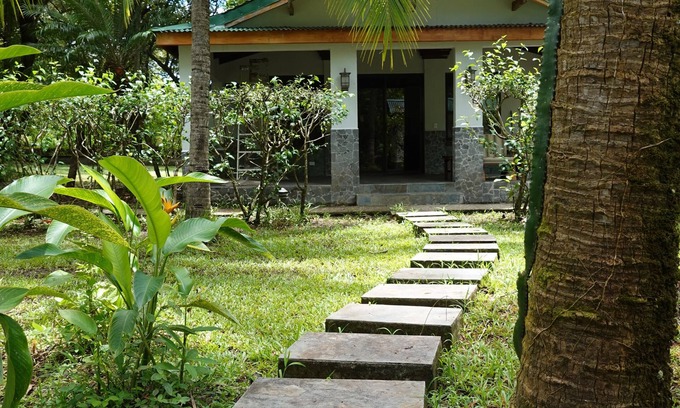 Santa Cruz Cabin | Cozy Modern Casita Near Tamarindo with Tropical Shared Pool Area