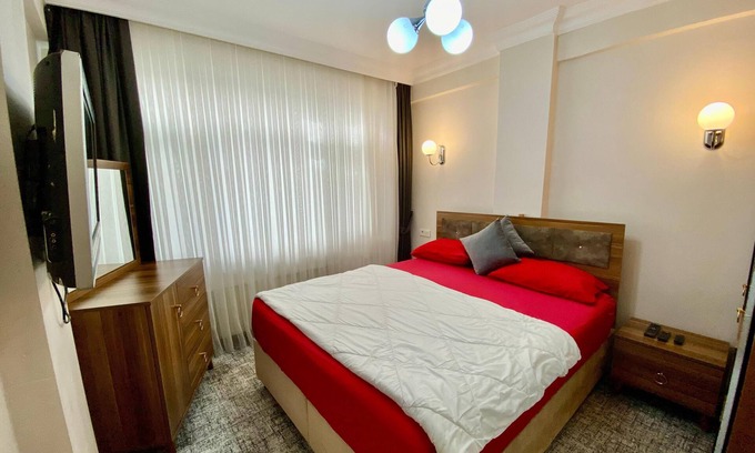 Fatih House | Cozy & Modern Room in Fatih . " Steps to Transportation "nJust for men