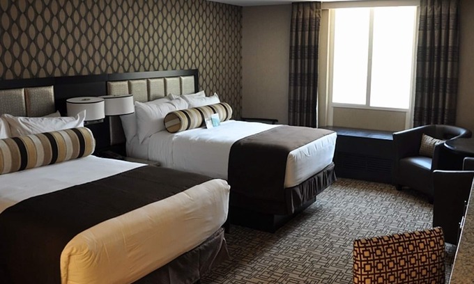 Las Vegas Hotel | Cozy & Modern Stay Near the Vegas Action – Pool Access