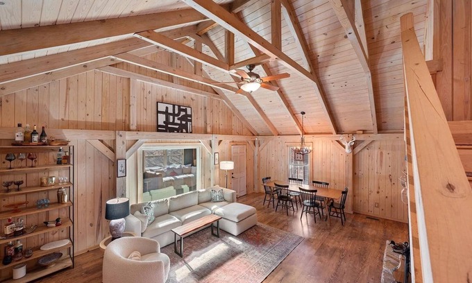 Monteagle Cabin | Cozy Mountain Cabin w/Creek, near Dining & Hiking