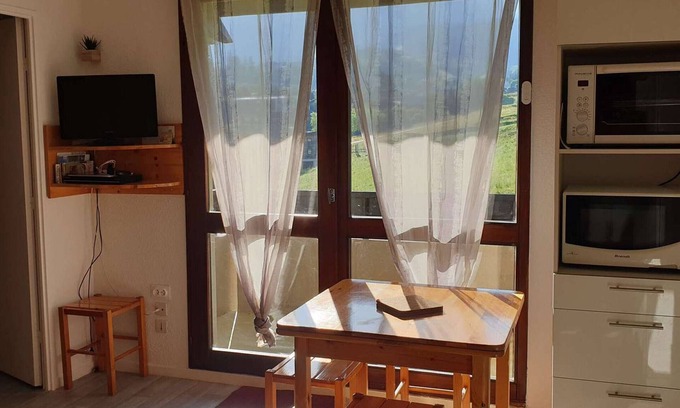 Villard-de-Lans Apartment | Cozy Mountain Retreat with Balcony, Near Ski Slopes & Free Shuttle - Villard-de-Lans