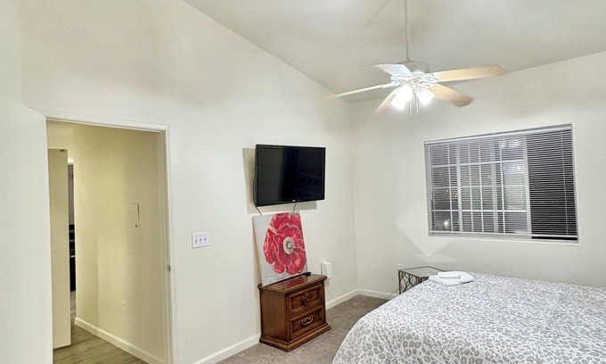 North Las Vegas Condo | Cozy new 1-bedroom condo with Heat and WiFi in awesome North Las Vegas