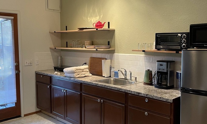 North Lakeport Apartment | Cozy, New, One Bedroom Apt near Hospital