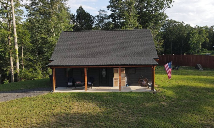 Mount Nebo House | Cozy New Retreat on Brownstone Ridge in the beautiful MountNebo.