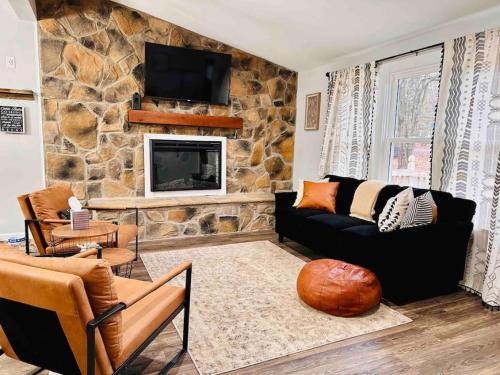 Albrightsville House | Cozy newly remodeled cabin in the Poconos