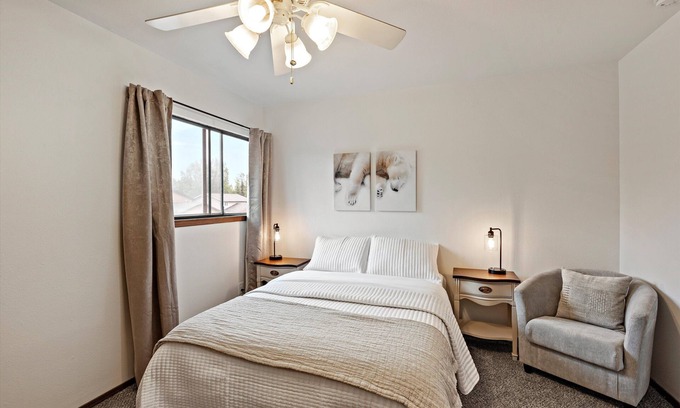 Campbell Park House | Cozy Northern Den: Centrally Located 2BR+1.5BA