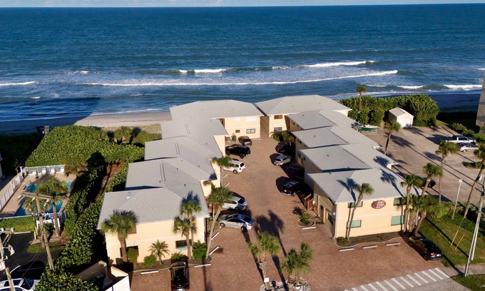 Satellite Beach Condo | Cozy oceanside condo in peaceful Satellite Beach