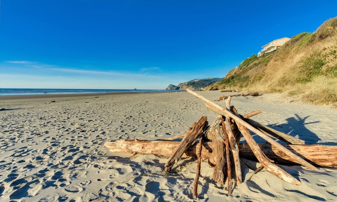 Roads End Apartment | Cozy Oceanview Home with the Best Vistas in Road's End - Dogs Welcome