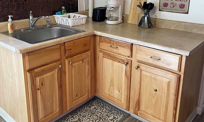 Billings Apartment | Cozy one bedroom apartment in a beautiful neighborhood near airport and hospital