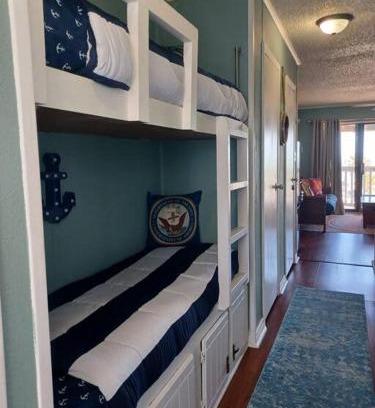 North Beach Apartment | Cozy one bedroom condo