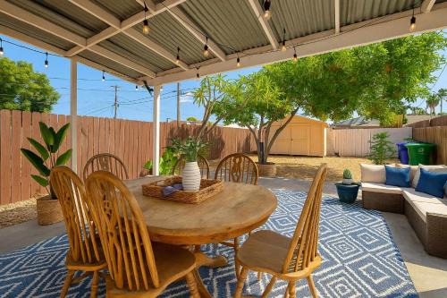 City Heights House | Cozy Pet Friendly Escape with Outdoor Dining