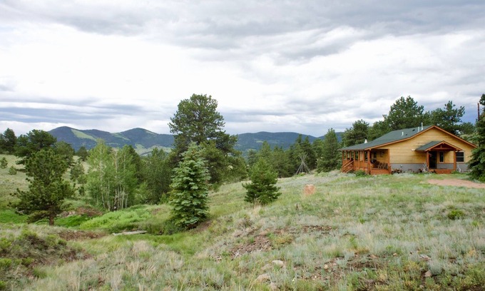 Park County Cabin | Cozy & Private Cabin on 35 Acres with Pond