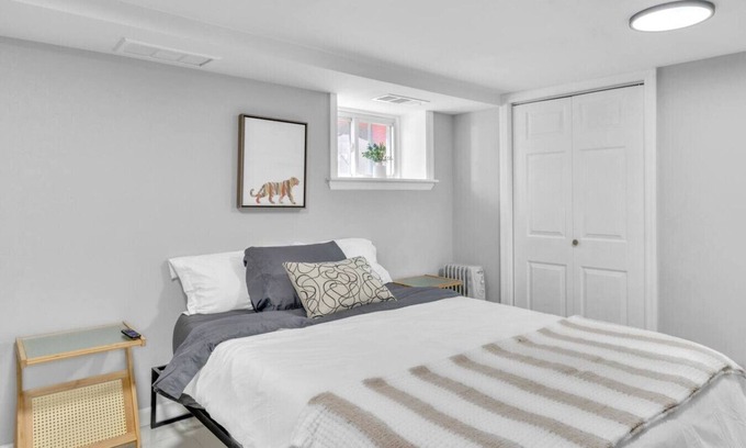 Constable Hook Apartment | Cozy Private Room in Shared Space NYC & Light Rail