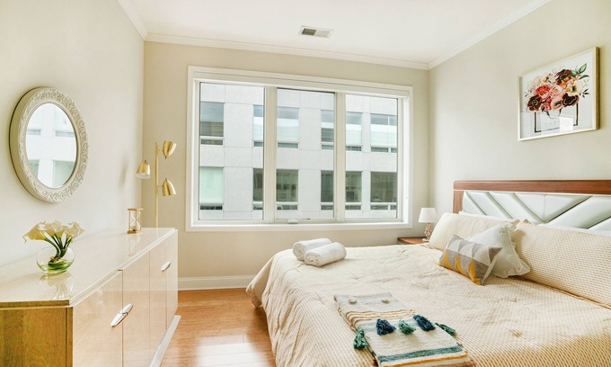 Edgewater Apartment | Cozy Red 2Br 2 Bath Near Manhattan , Hudson River partial view