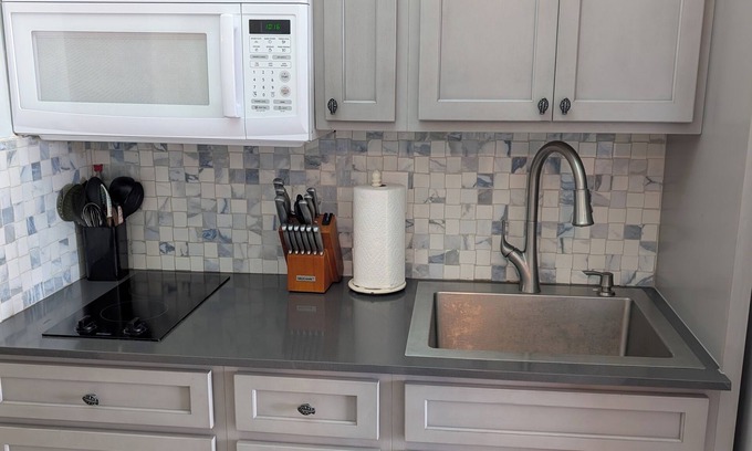 Wilmington Beach Condo | Cozy REMOLDED 1-bedroom condo AC, WiFi in charming Carolina Beach with a pool