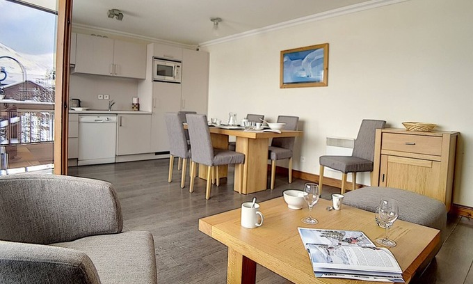 Les Menuires Apartment | Cozy Renovated Apartment · Near Slopes · Balcony · Sauna · Hammam · Free WIFI