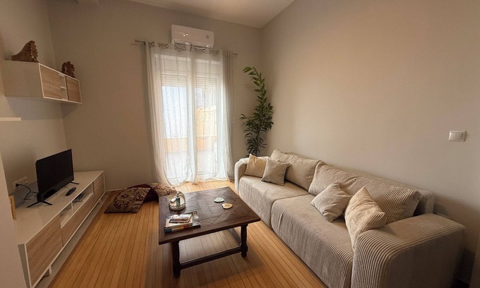 Attiki Apartment | Cozy, renovated flat in Athens in 1950s townhouse. With veranda and garden!