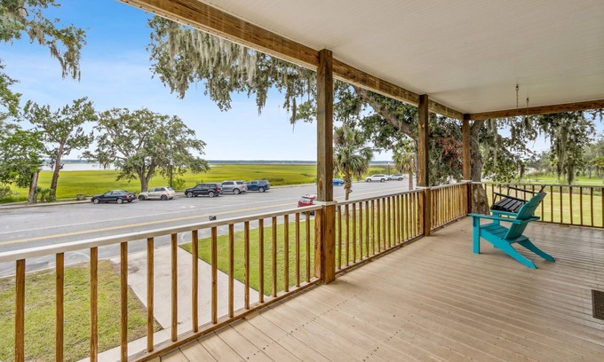 St. Marys House | Cozy Retreat in Downtown St. Marys
