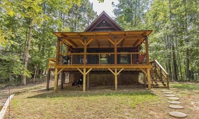 Lake Oconee Cabin | Cozy River Bend Retreat w/Private Dock
