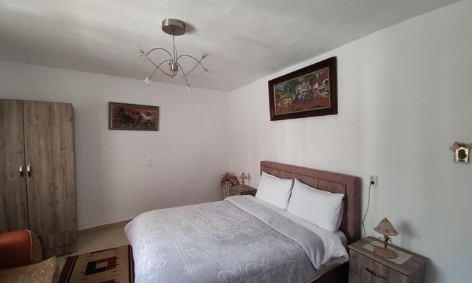 Gjirokaster House | Cozy Room in the Old Town