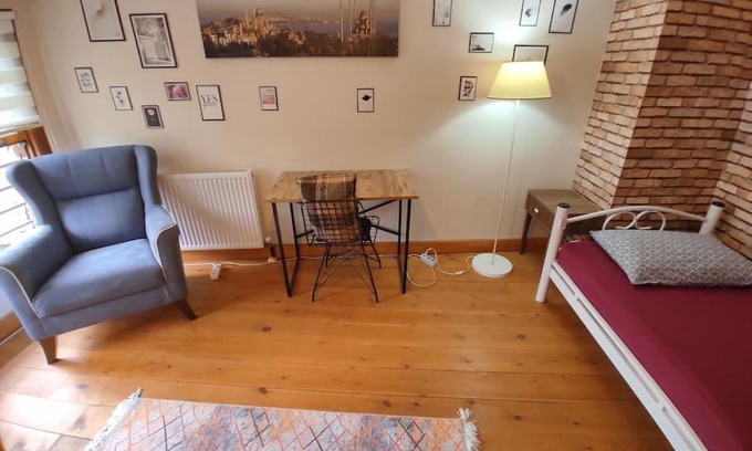 Fatih Apartment | Cozy Room l Central Location l Wooden Mansion
