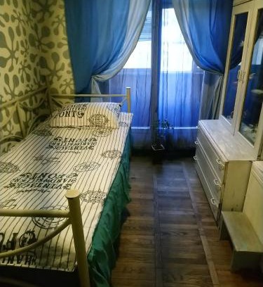 Dniprovs'kyi District House | Cozy room nearly the United Exhibition Center on the metro station Levoberejnaya.