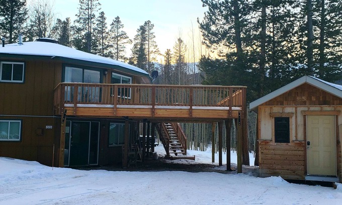 Breckenridge House | Cozy round house with huge hot tub, 4 bedrooms, sleeps 10 on Peak 7