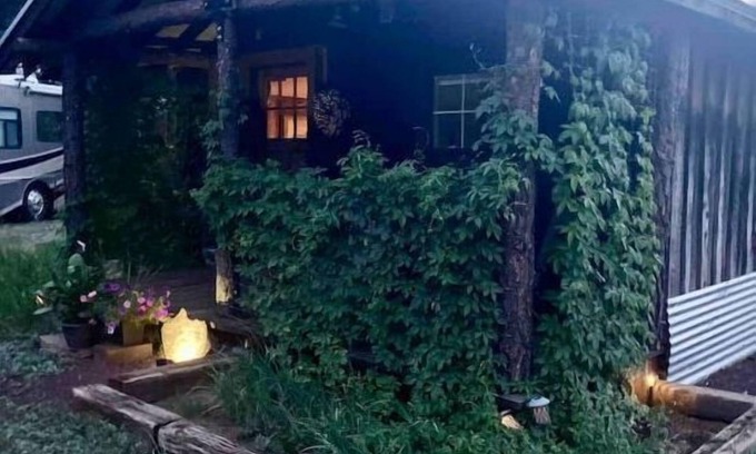 Parks Cabin | Cozy Rustic Ranch Cabin close to Williams in Parks