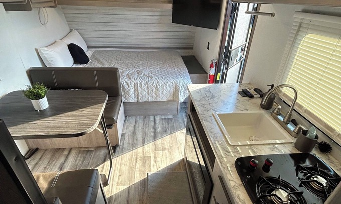 Winston - Salem House | Cozy RV in Pleasant Winston-Salem with AC, WiFi