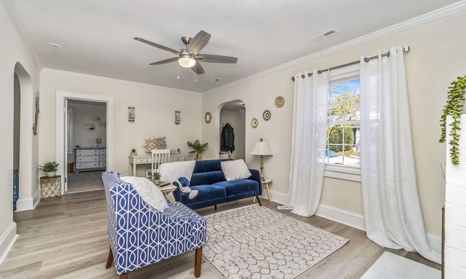 Norfolk Cottage | Cozy Safe Coastal Cottage 1.8 Mi from Hospitals Near Base + ODU