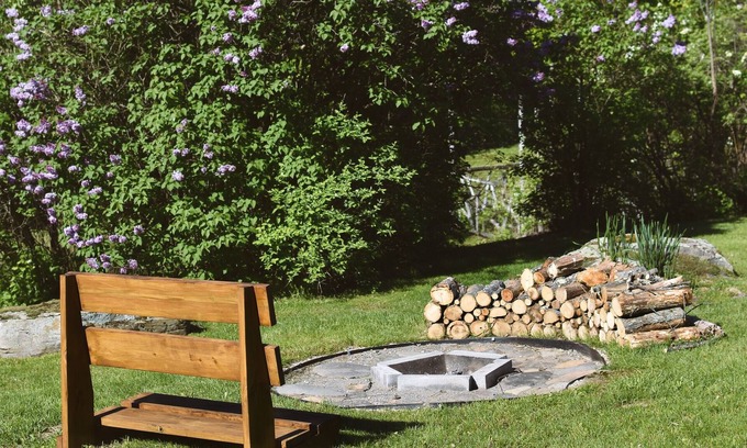 Willow House | Cozy & Scenic Town of Woodstock Home with a View