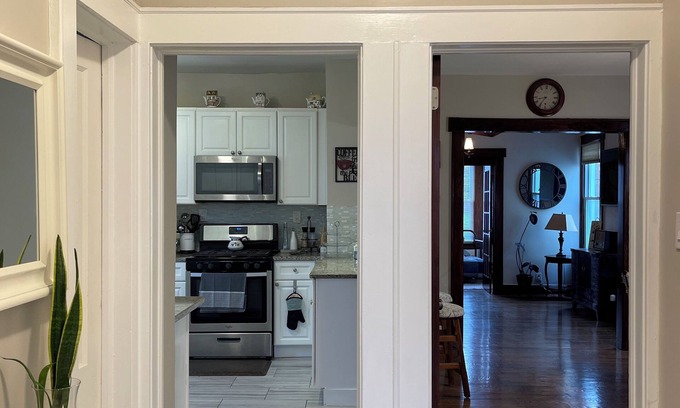 Kearny Apartment | Cozy Spacious Apartment Retreat With A NYC View. Pet Friendly!