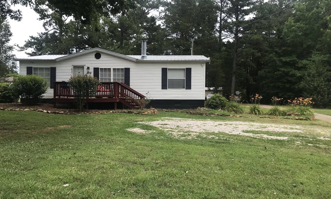 Bracey House | Cozy & Spacious Home minutes From Lake Gaston