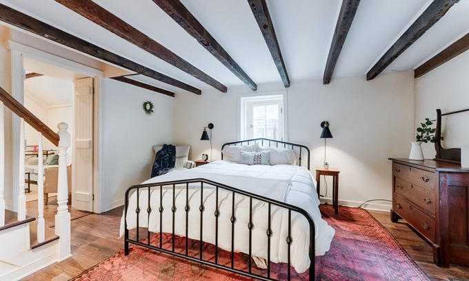 Chadds Ford Cottage | Cozy Spring House in Gorgeous Chadds Ford!