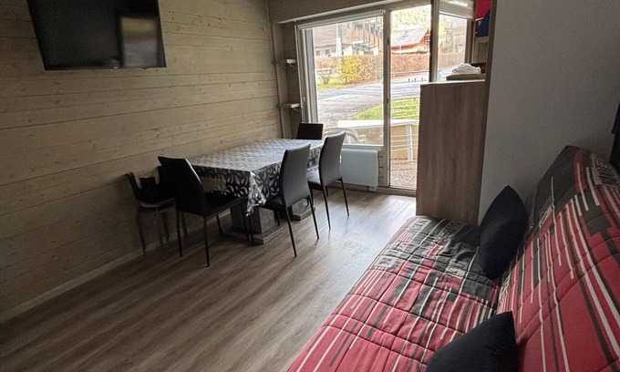 La Chapelle-d'Abondance Apartment | Cozy Studio Near Ski Slopes with Terrace, Parking, and Pet-Friendly!