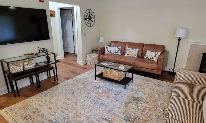 Stowe Area Condo | Cozy Stowe Getaway steps away from Rec Path, Food, and Fun!