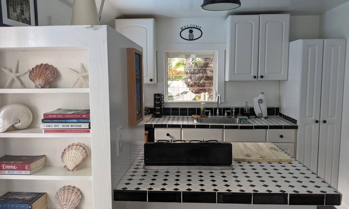 Historic Seaport Cottage | Cozy studio cottage in Old Town Key West