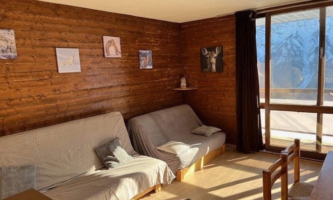 Orcieres-Merlette Apartment | Cozy studio for 4, pets allowed, near slopes, south-facing balcony