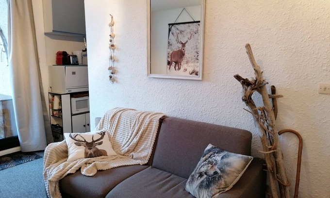 Pra Loup Apartment | Cozy Studio for 4 in Pra-Loup 1500, Close to Ski Lift, Balcony with Garden Access