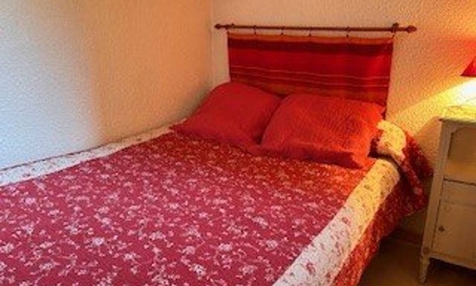 Risoul Apartment | Cozy Studio for 4, Near Shops & Slopes, South-Facing Balcony, Ski Locker, Optional WiFi & Parking