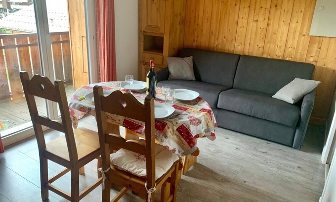 Les Gets Apartment | Cozy Studio for 4 with Balcony - 200m from Slopes, Center Village, Parking