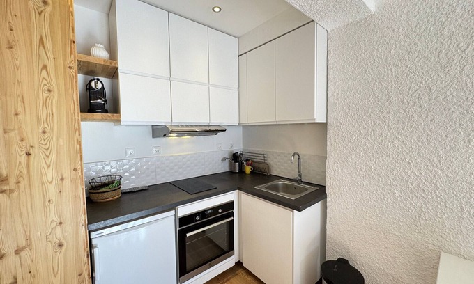 La Salle-les-Alpes Apartment | Cozy Studio with Large Terrace in La Salle-les-Alpes