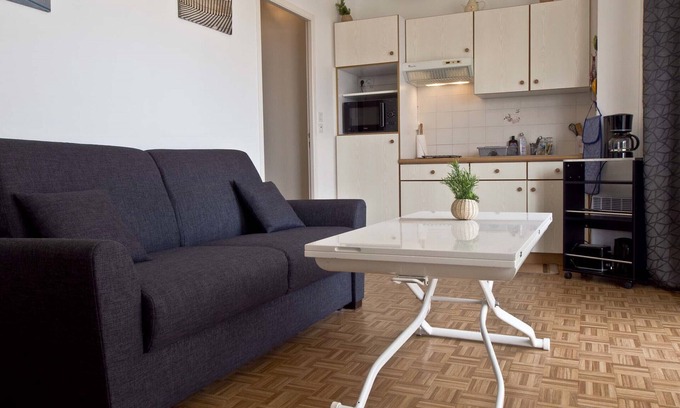 Les Sables d'Olonne Apartment | Cozy Studio Near Beach and Shops - Arago District
